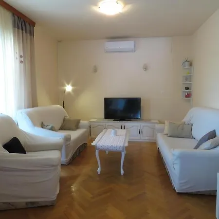 Prázdninový dům House In With Sea View, Terrace, Air Conditioning, Wi-fi *