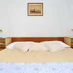 House In With Sea View, Terrace, Air Conditioning, Wi-fi Ferienhaus Ljubač