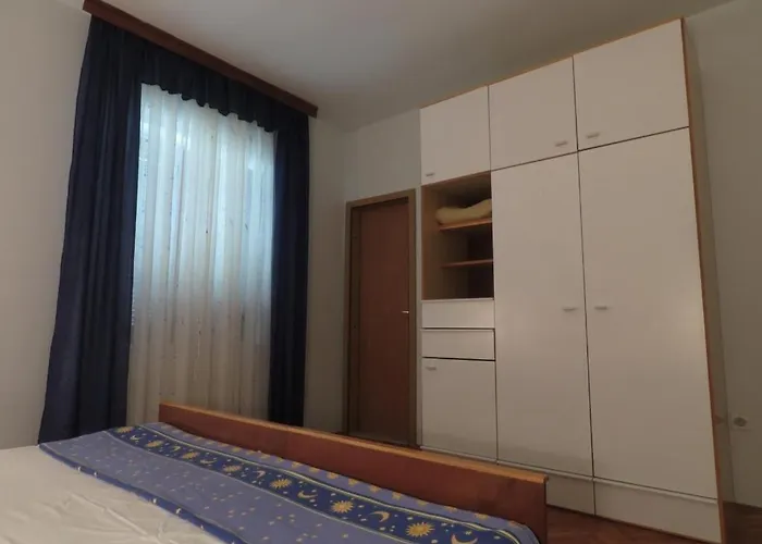 House In With Sea View, Terrace, Air Conditioning, Wi-fi Любач