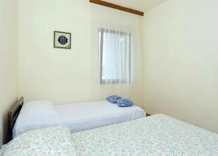 House In With Sea View, Terrace, Air Conditioning, Wi-fi Любач